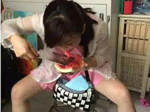 女生看到吃瓜的视频会怎么想,揭秘女生看到吃瓜视频的心理反应