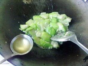 水瓜煮汤怎么吃才好吃视频,营养滋补，口感鲜美的家常汤品