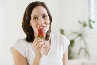 吃瓜妇女圆圆的视频,视频背后的故事与影响