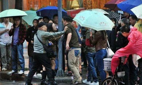 禹州卖房吃瓜事件视频,一场引发热议的房产纠纷直播秀