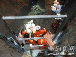 水泥工人吃瓜视频大全,揭秘工地生活趣味瞬间