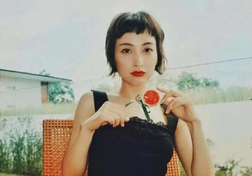 主播们吃瓜大树视频是真的吗,真相揭秘，是真是假？