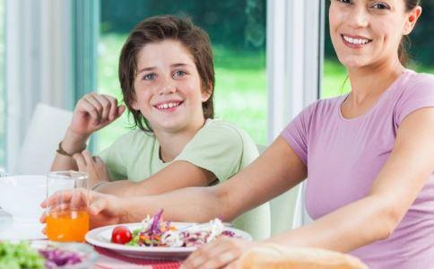 幸福的一家吃瓜视频下载,吃瓜视频记录温馨时光