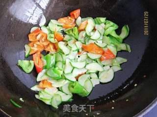 爽口脆瓜蛏子怎么吃视频,轻松学会家常美味海鲜烹饪法