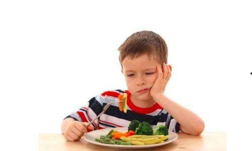 小孩被大人骂吃瓜视频,家庭教育如何平衡爱与规矩？