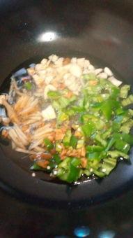 怎么用小瓜炒菜吃呢视频,家常美味轻松学