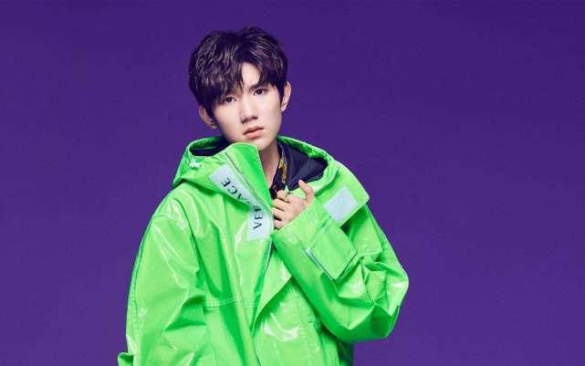 明星抽烟吃瓜视频,抽烟吃瓜瞬间，网友热议不断